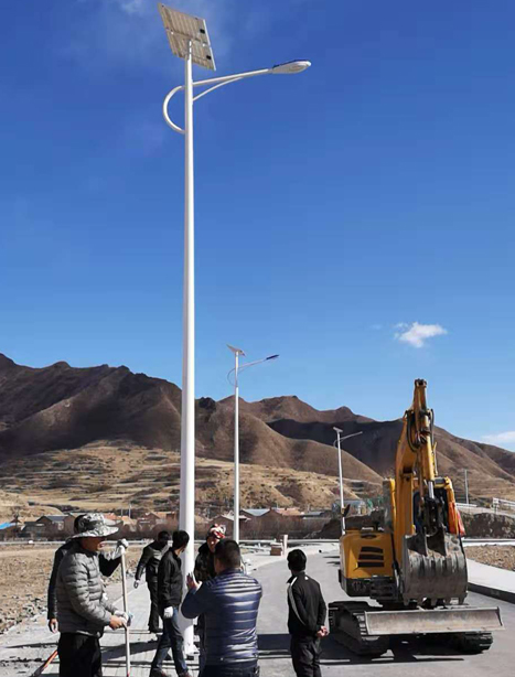 甘南碌曲10米福海太阳能路灯项目