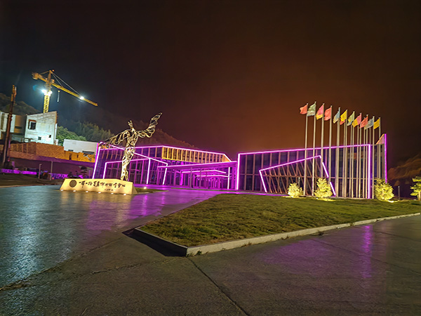 城市亮化是现代城市建设的重要组成部分，它不仅可以美化城市的夜景，还能提升城市的整体形象。随着科技的不断进步，城市亮化也得到了更多的关注和创新。本文将介绍一些关于城市亮化的创意和技术，帮助读者了解福海城市亮化的重要性以及如何进行福海城市亮化的规划和实施。