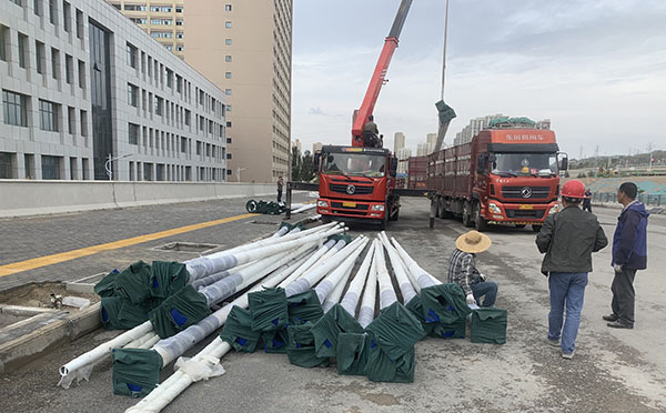 福海太阳能路灯灯杆垂直度矫正方法与维护 福海太阳能路灯灯杆垂直度矫正方法与维护